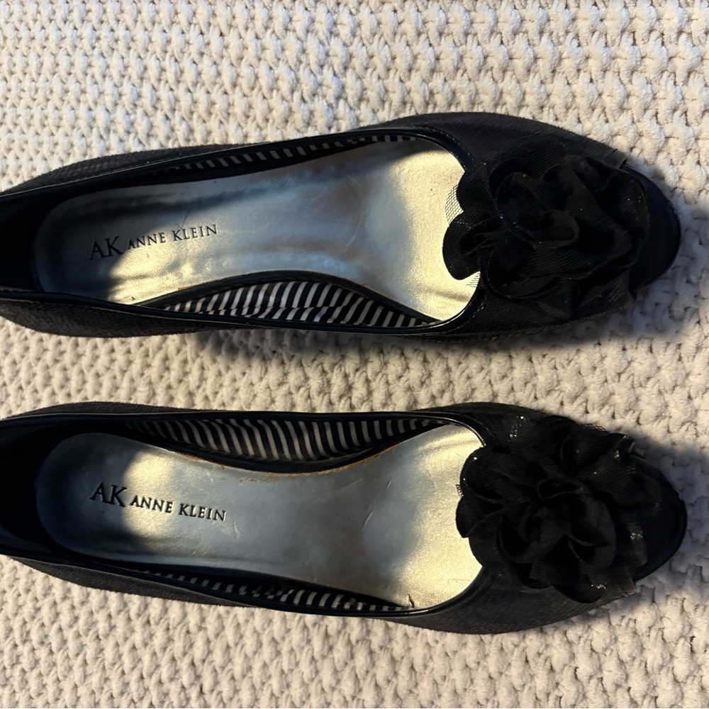 Anne Klein Black Floral low heels